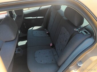Predám Skoda Fabia 1.4 mpi 44kw 2001 - 8