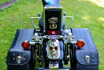 Suzuki Intruder 800 - 8