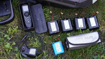 Zakrmovacia lodicka GPS + SONAR + BATERIE + ROZMETADLO - 8