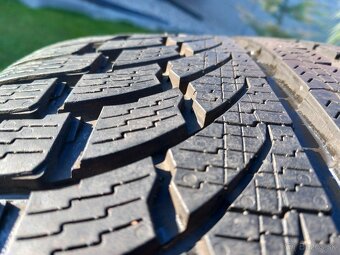 235/40 r18 zimne pneumatiky - 8