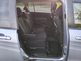 MAZDA 5 - 8