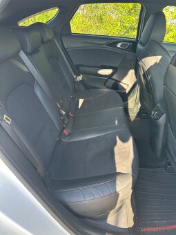 Kia ProCeed GT 1,6T-GDI - 8