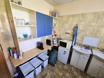Svetlá kancelária 21m2 na námestí v Novej Dubnici - 8