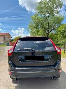 Predám Volvo XC60 2,4 D5 158 kW AWD ( 4x4 ) - 8