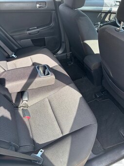 Mitsubishi Lancer 1,5 - 8