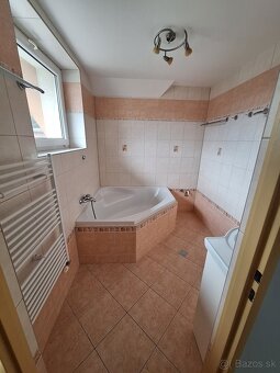 Predáme rodiný dom v Krásne nad Kysucou - 8