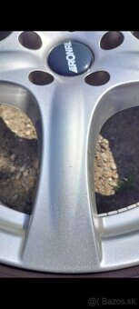 elektrony Toyota s pneumatikami - 8