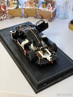 Pagani Huayra R / LCD / 1:18 - 8