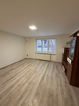 na predaj prerobený 2 izbový byt - Handlová - 8