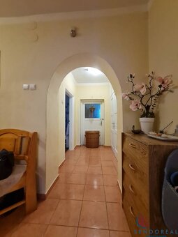 REZERVOVANÉ Predáme 4.izb RD pozemok 734m - 8