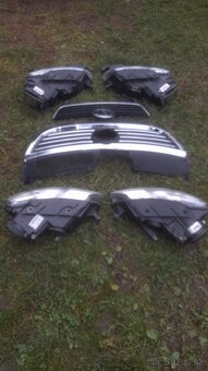 Predne svetla +Maska na VW PASSAT B6 - 8