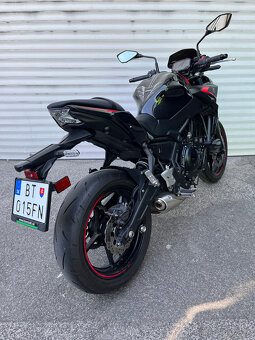 Kawasaki Z650 - 8
