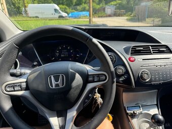 Honda civic 8g 1.8 103kw - 8