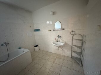 Predaj - pekný rodinný dom vo Veľkom Záluží - 8