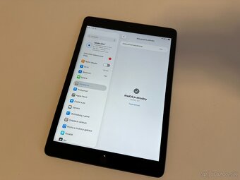 Apple iPad 8. generácia 128GB - 8