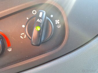 FORD TRANSIT 2,2 DIESEL 9 MIESTNY ROK 2012 - 8