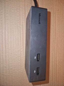 Microsoft Surface Dock - 8