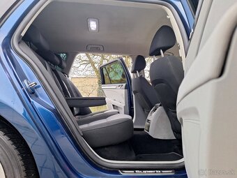 Škoda Superb Combi 2.0 TDI DSG Elegance R.V.2012 - 8