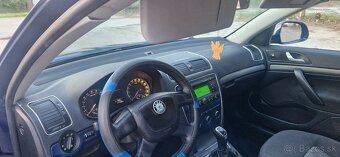 Predam Škoda Octavia Kombi 1.6 TDI 77 Kw diesel rok 2011 - 8