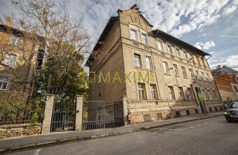 V tehlovom bytovom dome 2,5 izbový byt na ulici Jelenia v Br - 8