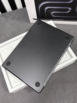 MacBook Pro M4 14” nepouživany - 8
