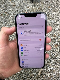 iPhone 13 - 8