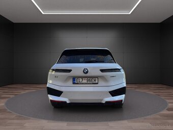 BMW iX 50 xDrive, Sport, Skylounge, DPH, SOH 96.3% - 8