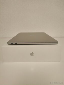 MacBook Pro 2017 | i5 • 8GB • 256GB SSD - 8
