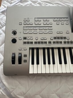 Yamaha Tyros 3 - 8