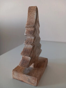 Dekorácia - drevený stromček, nový 13x8x5 cm - 8