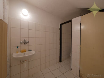 PRENÁJOM Obchodný priestor alebo kancelária centrum mesta Ru - 8