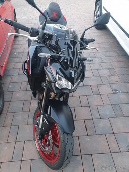 Kawasaki Z900 - 8