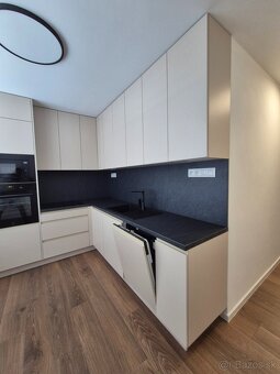 Exkluzívny 2-izbový byt po kompletnej rekonštrukcii-CENTRUM - 8