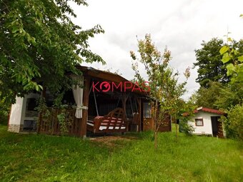 NOVÁ CENA DREVENÁ CHATKA S ALTÁNKOM, MUR. PECOU A ZÁHRADOU- - 8