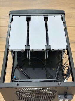Predam PC skrinka Fractal Design Node 304 Black - 8
