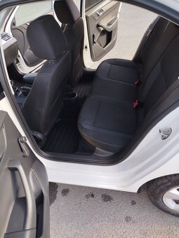 Predám auto škoda.rapid.1.2.Tsi.benzín - 8