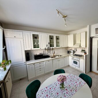 Na predaj 2 a pol izb. byt s loggiou 63 m2 – Viedenská ul., - 8
