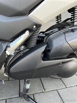 ZLAVA YAMAHA NMAX & PRILBA - 8