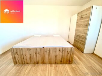 Priestranný zariadený 4-izbový byt s veľkou loggiou, balkóno - 8