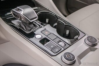 Volkswagen Touareg 3.0 V6 TDI SCR 210kW R-Line 4Motion - 8