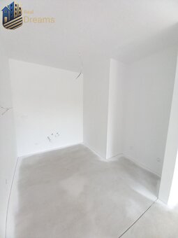 SKOLAUDOVANÉ Novostavba 2-3 izbových bytov s pozemkom v pol - 8