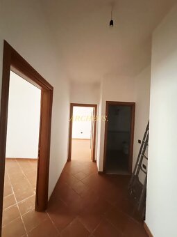 3-izbový apartmán 96m2,na rekonštrukciu -Super cena,Albánsko - 8