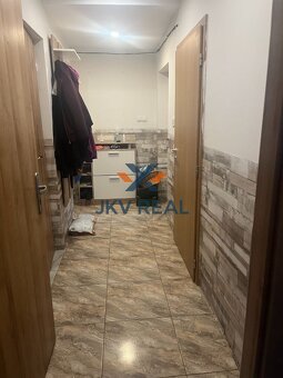 Na predaj: Moderný 3-izbový rodinný dom v obci Selice - 8