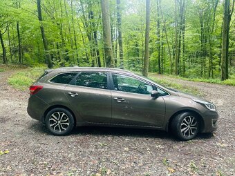 KIA Ceed SW 1,6 CRDi Platinum, 123 000km, úplná servisná his - 8