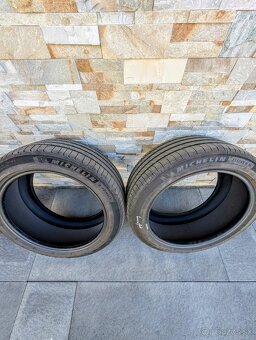 Letné pneu na Teslu 235/45 R18 - 8