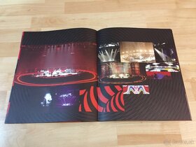 U2 - Vertigo / Europe / 2005 / Tourbook / Programe
- 8