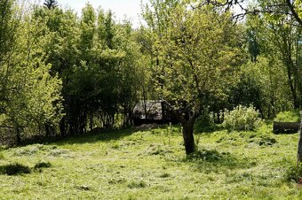 Slnečný pozemok s výhľadom a súkromím v Nízkych Tatrách - 8