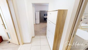 Na predaj zariadený 2-izbový byt v tichej lokalite centra me - 8