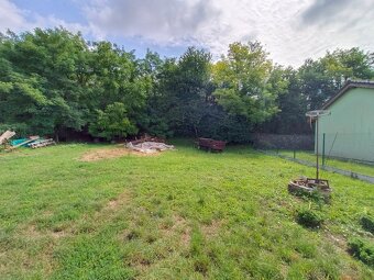 Predáme menší stavebný pozemok - 451 m2 - obec Báb - 8