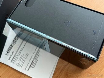 Motorola Razr 40 Ultra Glacier Blue 256GB - 8